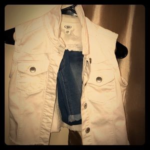 White Denim vest & light washed blue cargo shorts
